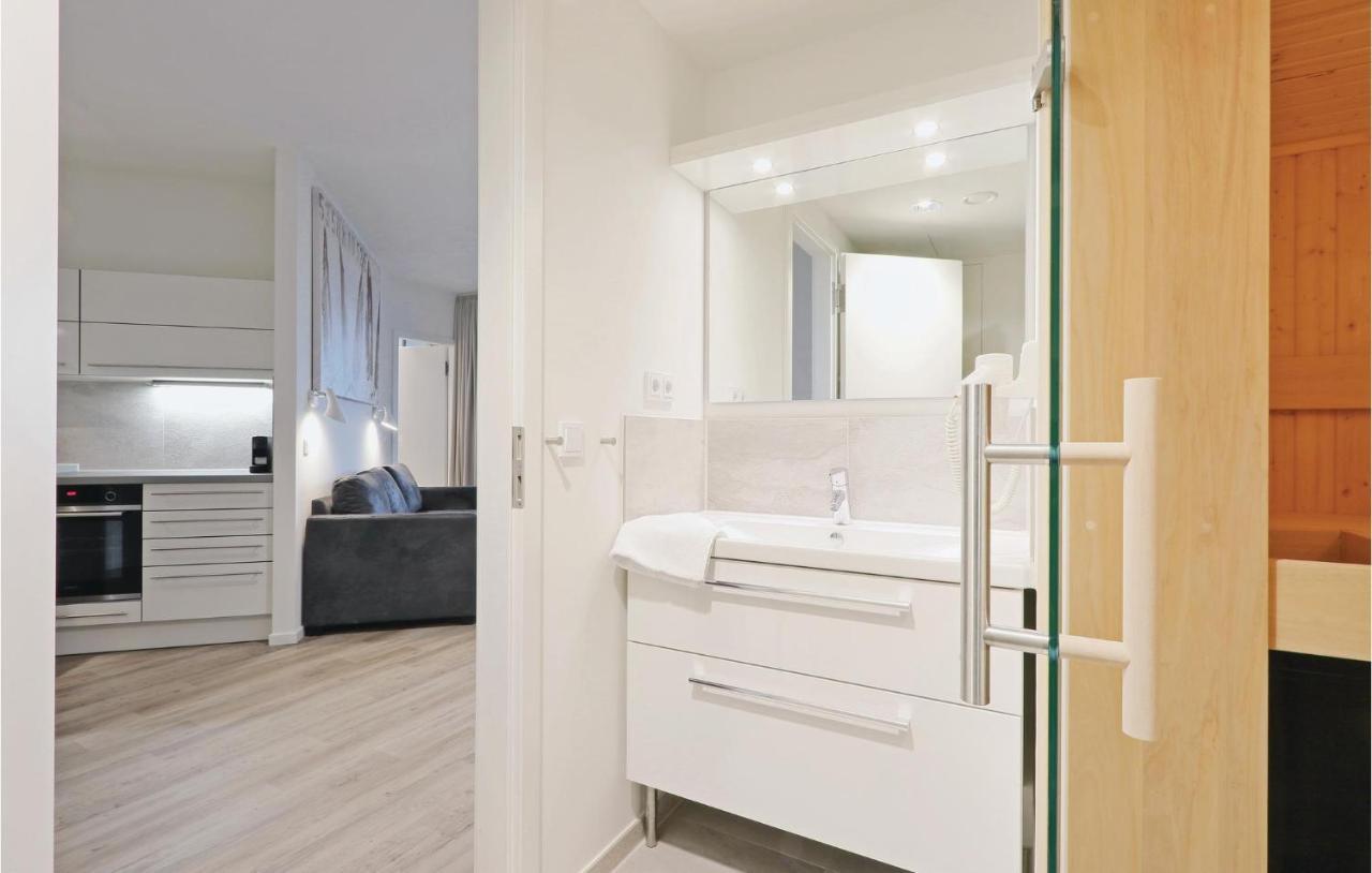 Nice Apartment In Luebeck Travemuende With Kitchen Bagian luar foto